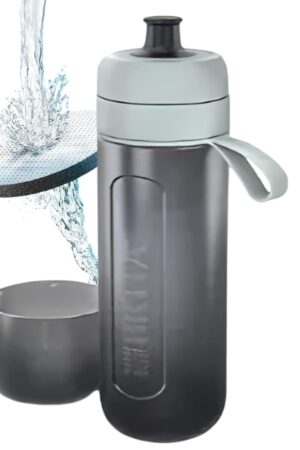 ブリタ ボトル型浄水器 アクティブ 0.6リットル KBANCG2 (ダークグリーン) 飲みながら水をろ過 スポーツ アウトドア 仕事場に最適 サイズ：高さ23.5cm 直径7.5cm 重量:146 g 本体:中国 フィルター:ドイツ [並行輸入品]